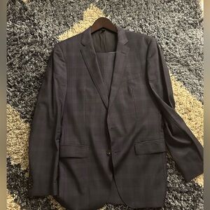 Hugo Boss Slim Fit Navy Plaid Suit Size 40L